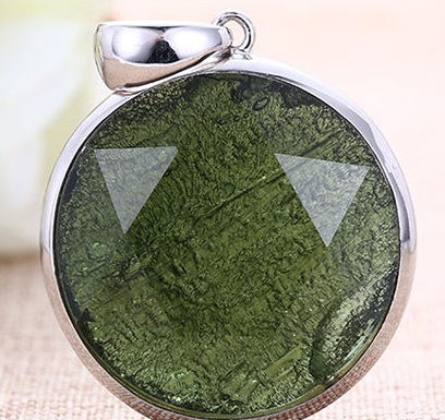 ǰ